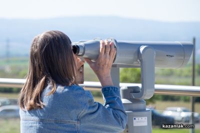 Десетки гости се събраха край Шипка за откриването на археокомплекс „Долината на тракийските царе“