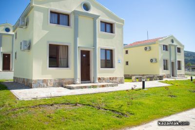 Десетки гости се събраха край Шипка за откриването на археокомплекс „Долината на тракийските царе“