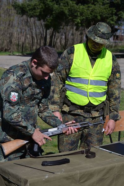 Казанлъшки ученици участваха в занятие по огнева подготовка на Тюлбето