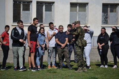 Казанлъшки ученици участваха в занятие по огнева подготовка на Тюлбето