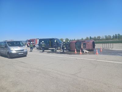 Полицаи и пожарникари участваха в учение при настъпване на тежко ПТП