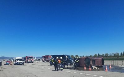 Полицаи и пожарникари участваха в учение при настъпване на тежко ПТП