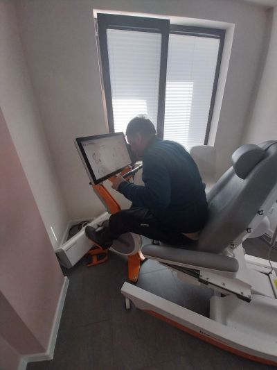 Стефан от Бузовград има нужда от помощ, за да ходи отново