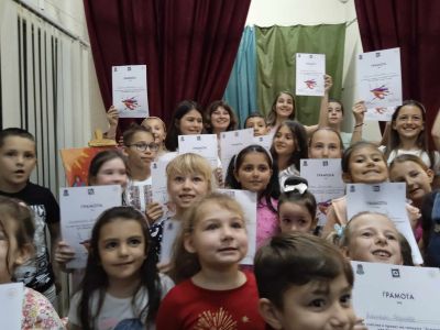 Творците от „Арт линия” представиха проекта „Изложба с книга. Първи стъпки”