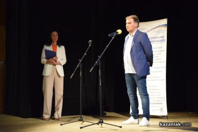 Масова подкрепа за концепцията на театралите в Казанлък