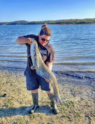 Рибарка улови 4 сома за 4 дни във водите на язовир „Копринка“ 