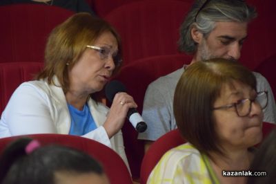 Масова подкрепа за концепцията на театралите в Казанлък