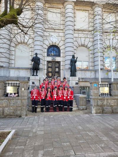 Хаджиеновци не спират да жънат успехи в национални олимпиади и състезания