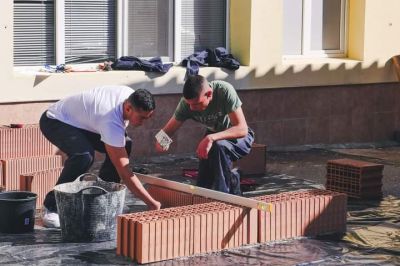 Хаджиеновци не спират да жънат успехи в национални олимпиади и състезания