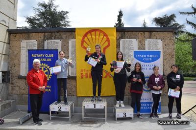 Деца показаха майсторско управление на велосипеди в парк “Розариум“