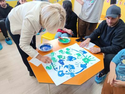 Доброволци и младежи на сдружение “МЦР-Взаимопомощ“ отбелязаха с инициатива “Денят на Земята“