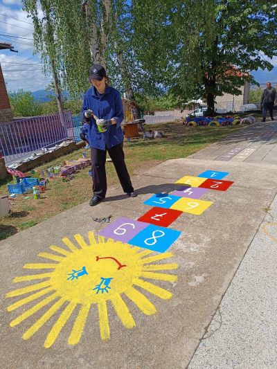 Доброволци и младежи на сдружение “МЦР-Взаимопомощ“ отбелязаха с инициатива “Денят на Земята“