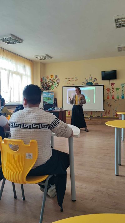 Учениците от Ръжена “пътуваха“ до Шанхай чрез разказите на Дана Джатева