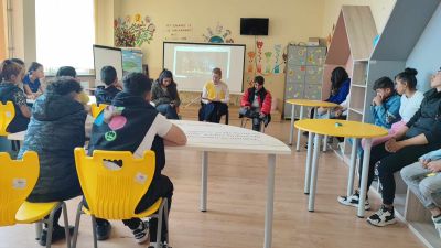 Учениците от Ръжена “пътуваха“ до Шанхай чрез разказите на Дана Джатева