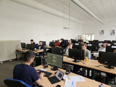 30 ученици от ПГ „Иван Хаджиенов“ се завърнаха от европейски стаж и обучение в Германия и Португалия