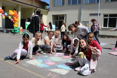 Пролетните празници в ОУ „Мати Болгария“ стартираха в Деня на Земята