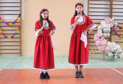 “С песен светът е чудесен” в ОУ “Чудомир“ Казанлък