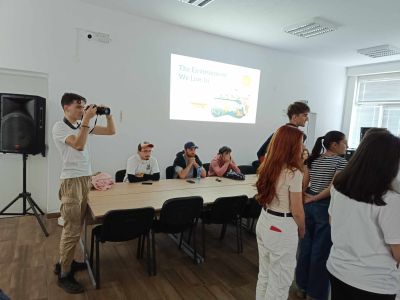 Доброволци отбелязаха Деня на Земята в ДГ “Теменуга“ и ППМГ “Никола Обрешков“