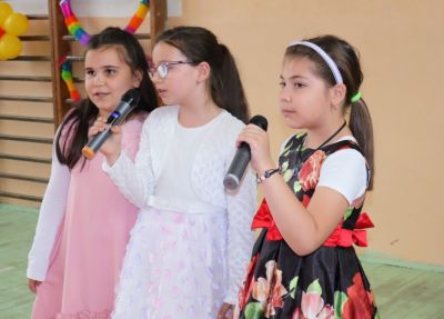 “С песен светът е чудесен” в ОУ “Чудомир“ Казанлък