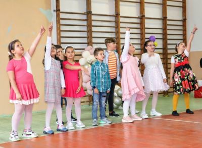 “С песен светът е чудесен” в ОУ “Чудомир“ Казанлък