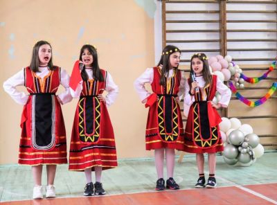 “С песен светът е чудесен” в ОУ “Чудомир“ Казанлък