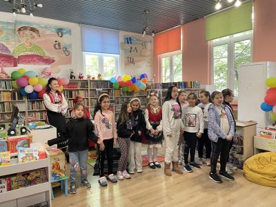 Деца и ученици пресъздадоха обичаите на пролетните празници