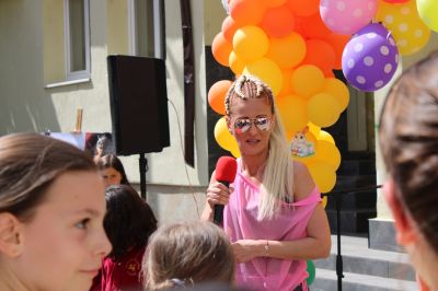 Със специална програма, ОУ „Мати Болгария“ отбеляза Деня на танцовото изкуство 