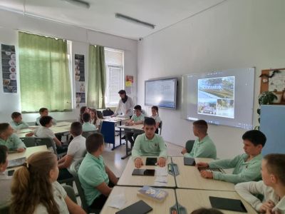 ОУ „Св. Паисий Хилендарски“ бе домакин на среща за сътрудничество и обмяна на иновации