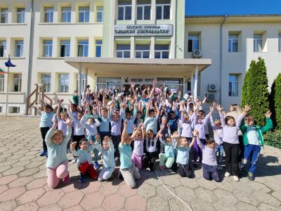 Актьорът Христо Пъдев гостува в ОУ “Св. Паисий Хилендарски“