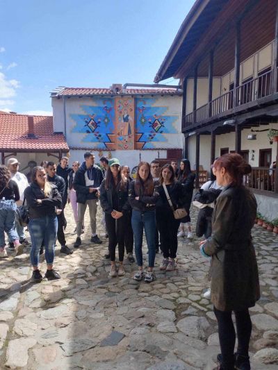 Изнесена практика в Карлово проведоха бъдещите екскурзоводи на ПГЛПТ