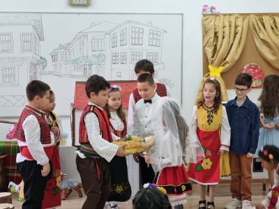 ОУ „Св. Паисий Хилендарски“ бе домакин на среща за сътрудничество и обмяна на иновации