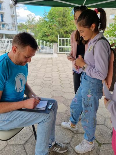 Актьорът Христо Пъдев гостува в ОУ “Св. Паисий Хилендарски“