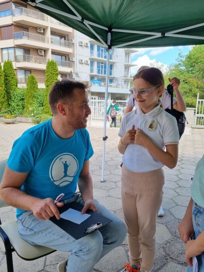 Актьорът Христо Пъдев гостува в ОУ “Св. Паисий Хилендарски“