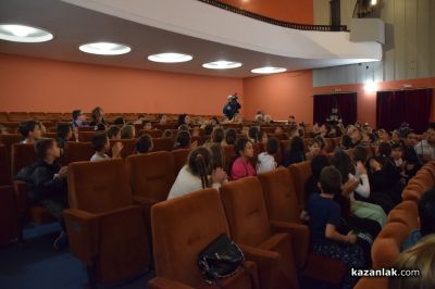 Близо 250 участници събира сцената на НЧ “Искра“ за детско-юношески театрален фестивал “Театрални искри“