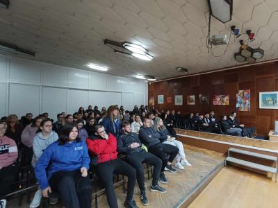 Четирима ученици от ПГЛПТ бяха наградени в конкурса: „Не“ на различията, „да“ на толерантността