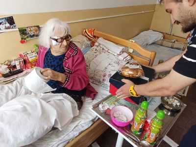 Днес се раздадоха “Кутиите пълни с щастие“ за Великден