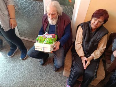 Днес се раздадоха “Кутиите пълни с щастие“ за Великден