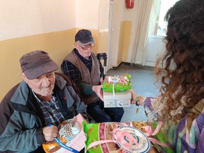 Днес се раздадоха “Кутиите пълни с щастие“ за Великден