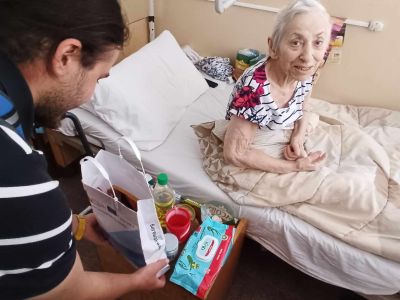 Днес се раздадоха “Кутиите пълни с щастие“ за Великден