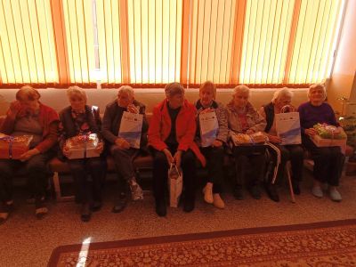 Днес се раздадоха “Кутиите пълни с щастие“ за Великден