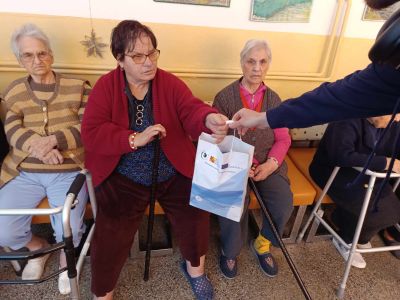 Днес се раздадоха “Кутиите пълни с щастие“ за Великден