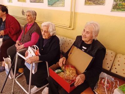 Днес се раздадоха “Кутиите пълни с щастие“ за Великден