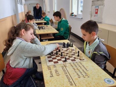 Спортен празник и благотворителен кулинарен базар се състояха в казанлъшкото ОУ “Св. Паисий Хилендарски“