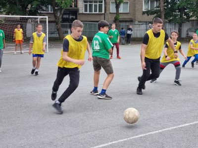 Спортен празник и благотворителен кулинарен базар се състояха в казанлъшкото ОУ “Св. Паисий Хилендарски“