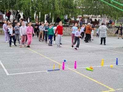 Спортен празник и благотворителен кулинарен базар се състояха в казанлъшкото ОУ “Св. Паисий Хилендарски“