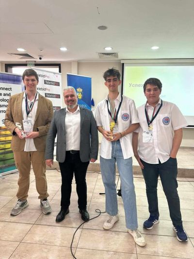 Учениците от ППМГ “Никола Обрешков“ гр.Казанлък, завоюваха медали и купи в Национална олимпиада по информационни технологии