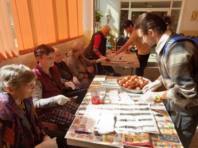 Представяне на българските традиции пред чужденци в Дом за стари хора 3