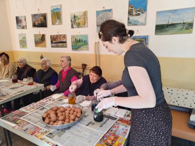 Представяне на българските традиции пред чужденци в Дом за стари хора 3