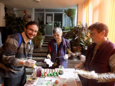 Представяне на българските традиции пред чужденци в Дом за стари хора 3