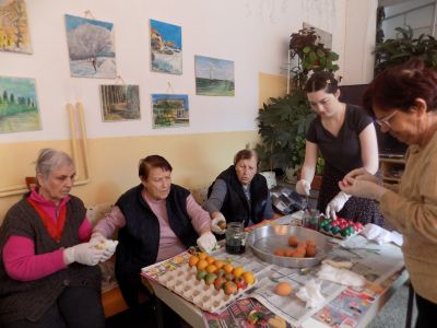 Представяне на българските традиции пред чужденци в Дом за стари хора 3